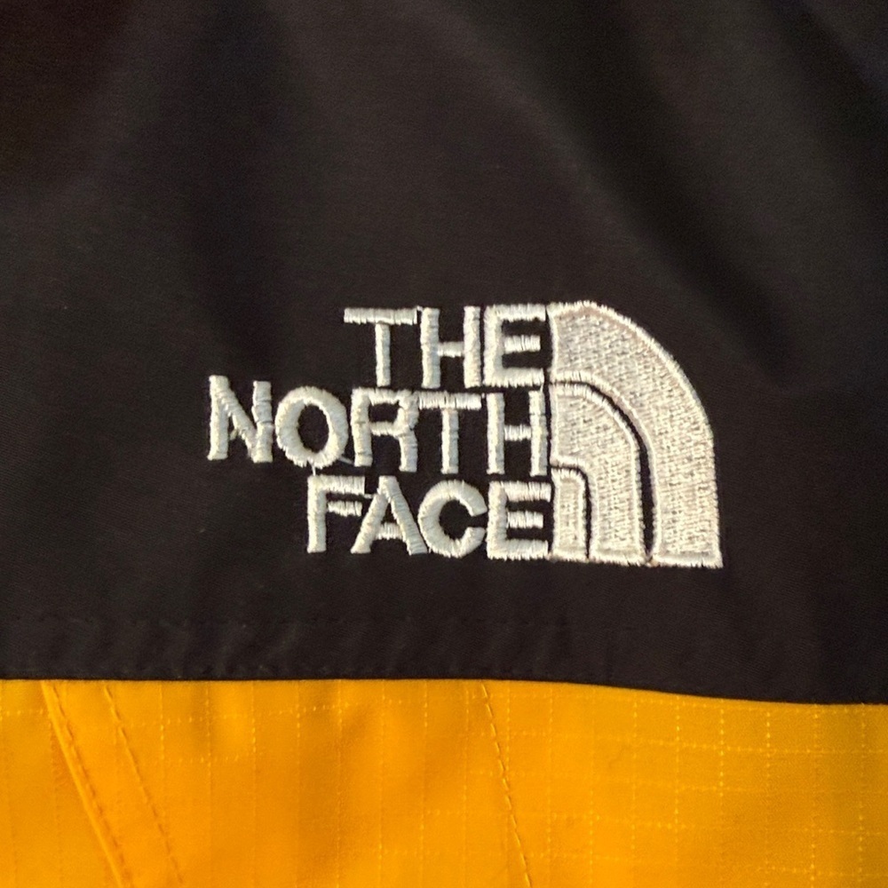 The North Face Yellow and Black Jacket with removeable fleece liner - Picture 4 of 15